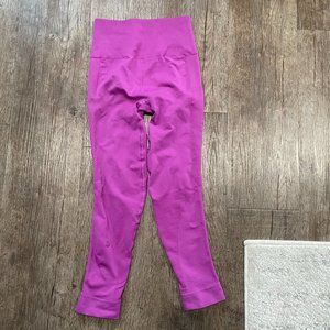 Lululemon Crop- Seamless. Size 2